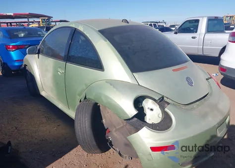 2006 Volkswagen New Beetle 2.5 z USA, uszkodzony, nr VIN 3VWPW31C06M414356